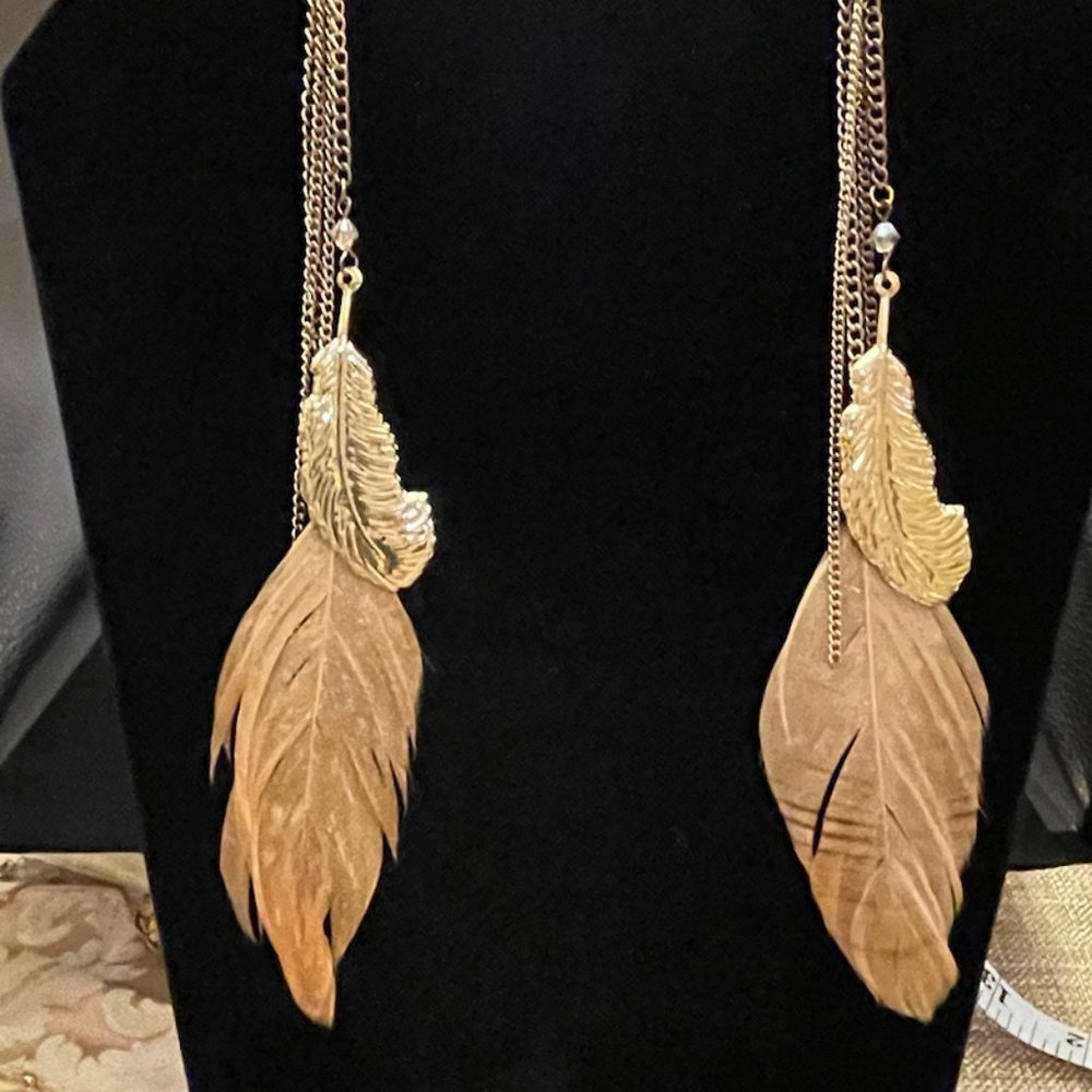 2.14.26-50 8" Casual  Goldtone Feather & Synthetic Feather Earrings